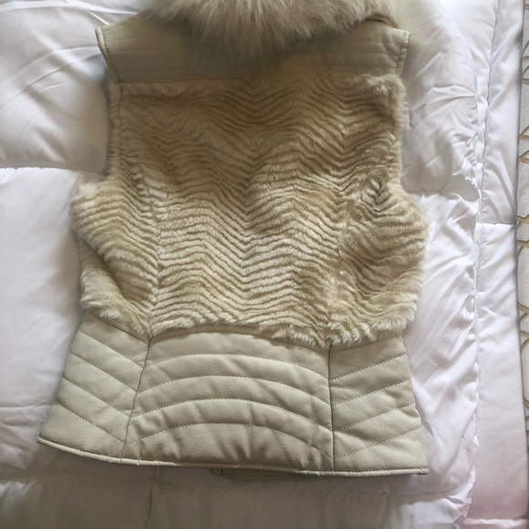 Guess Faux Fur Vest - Picture 3 of 3